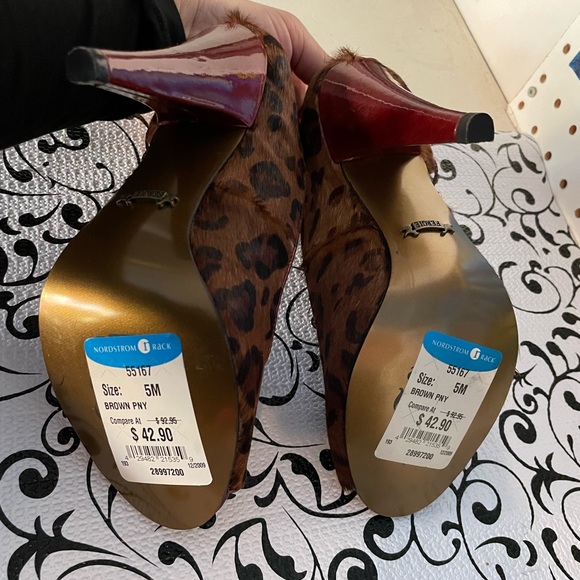 Fergie. Animal print. Size 5.  4’ heels. - Picture 3 of 7